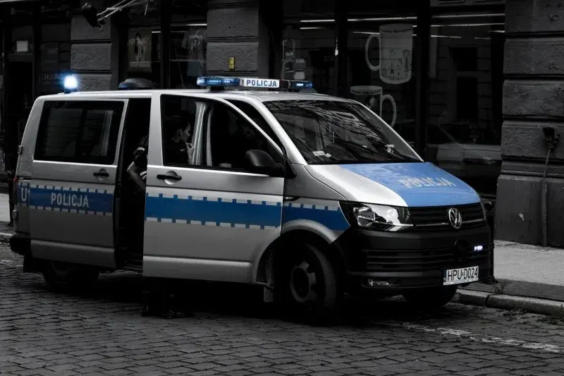 Jak załatwić staż w policji: krok po kroku do wymarzonej praktyki