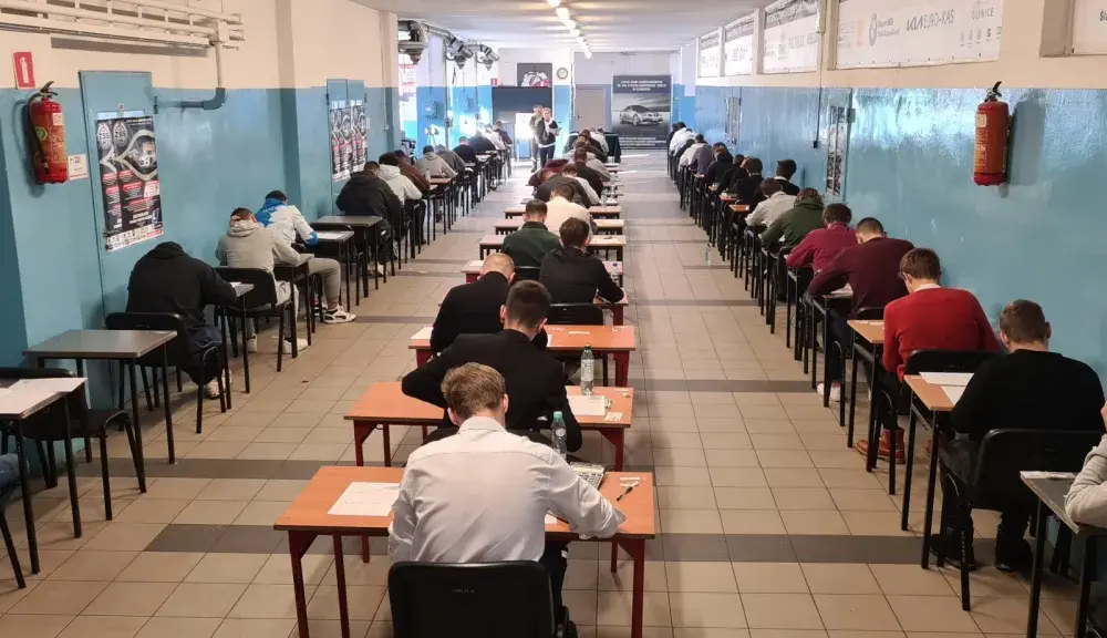 W której klasie technikum są egzaminy zawodowe? Sprawdź szczegóły!