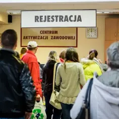 Czy urząd pracy sprawdza zatrudnienie za granicą i co musisz wiedzieć