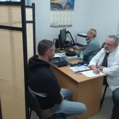 Jak wyglądają badania lekarskie do zawodowej służby wojskowej i co musisz wiedzieć