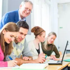 Ile godzin doradztwa zawodowego w szkołach? Sprawdź wymogi edukacyjne