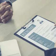 Co wpisać w CV? Kluczowe umiejętności, które przyciągną pracodawcę