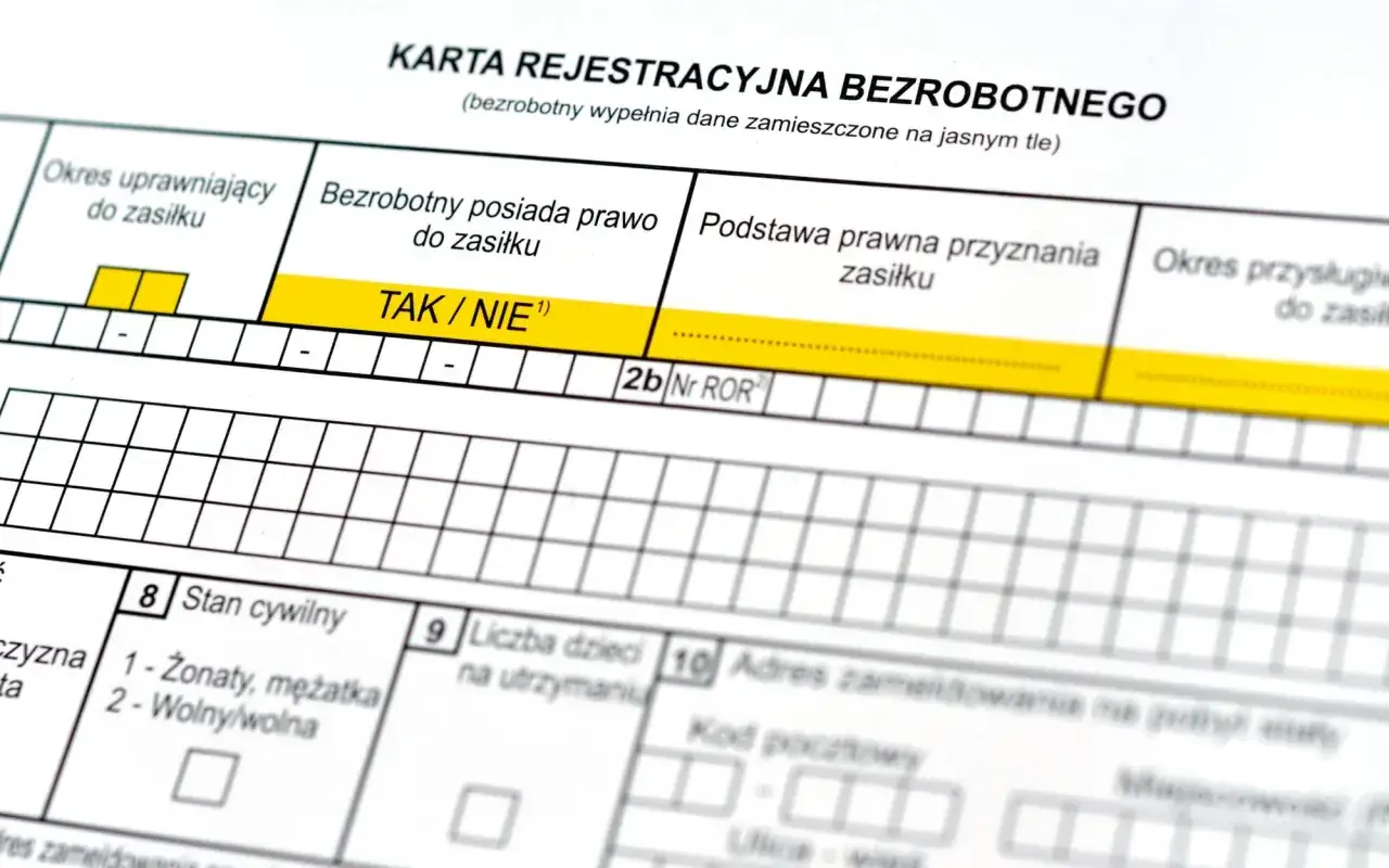 Karta rejestracyjna bezrobotnego z zaznaczonym 